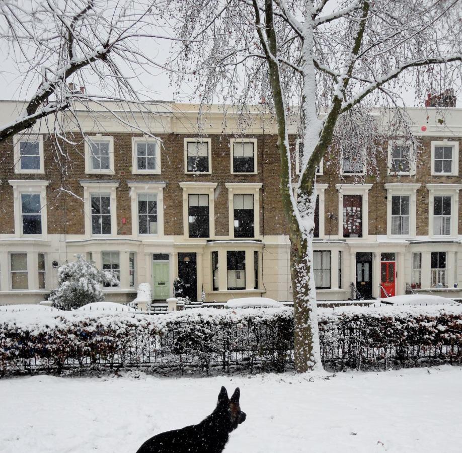 Stunning House Overlooking Local Park Holiday home London