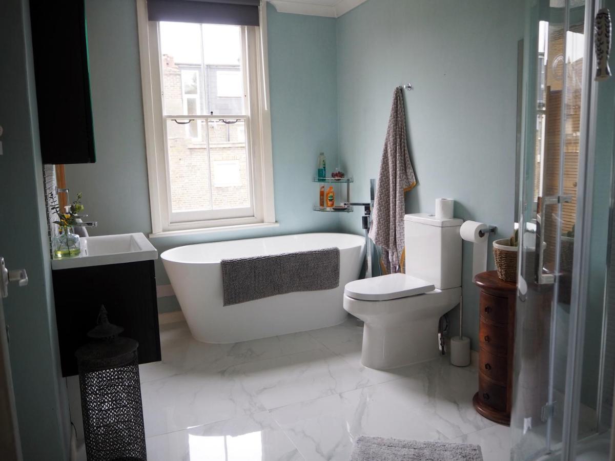 Holiday home Stunning House Overlooking Local Park *