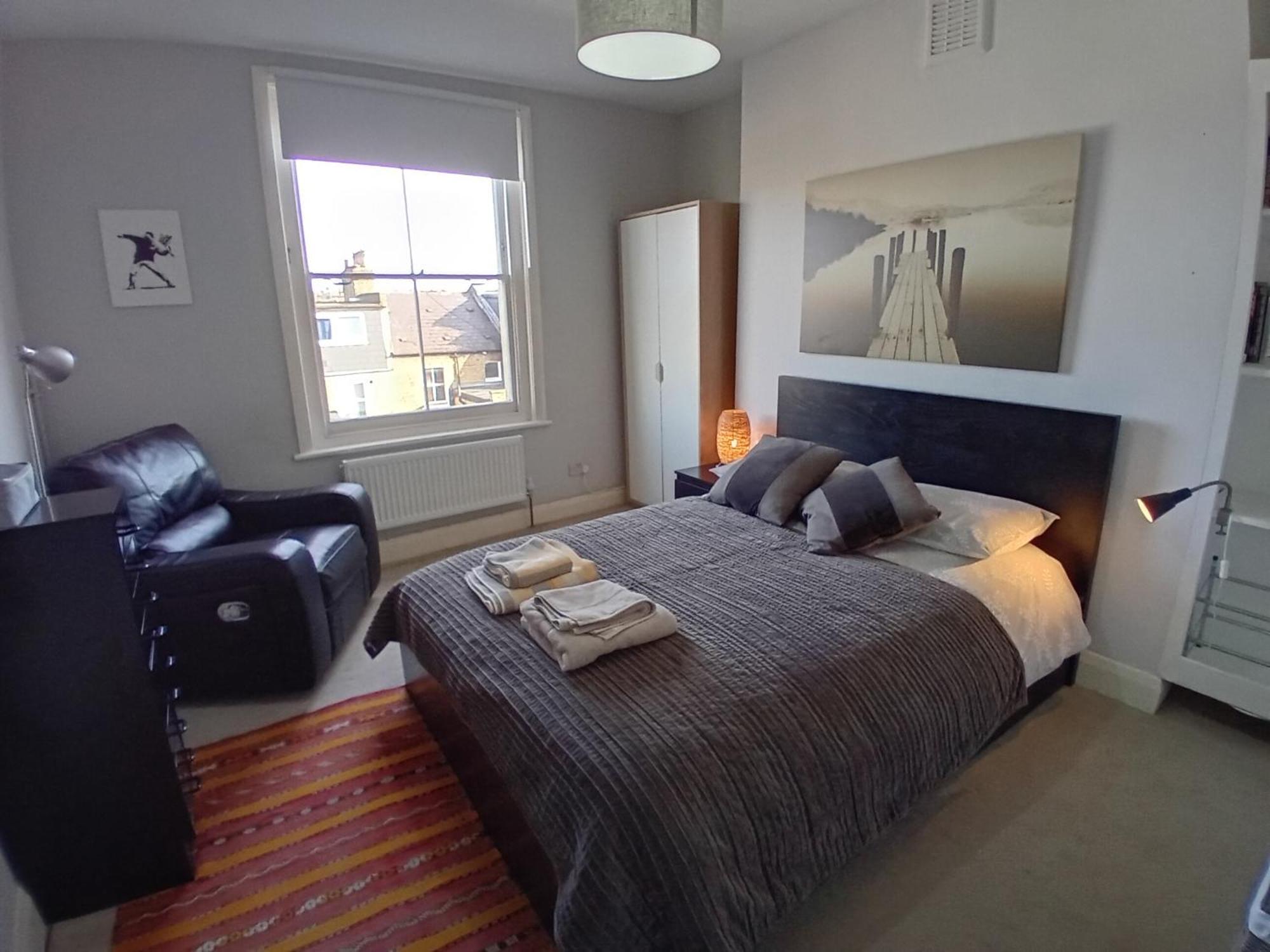 Holiday home Stunning House Overlooking Local Park *